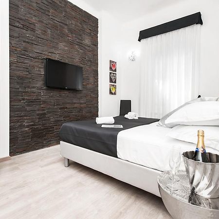 Black Rooms Colosseo โรม ห้อง รูปภาพ