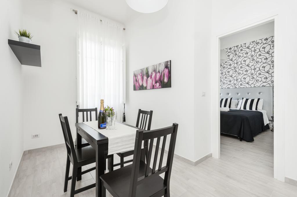 Black Rooms Colosseo โรม ภายนอก รูปภาพ