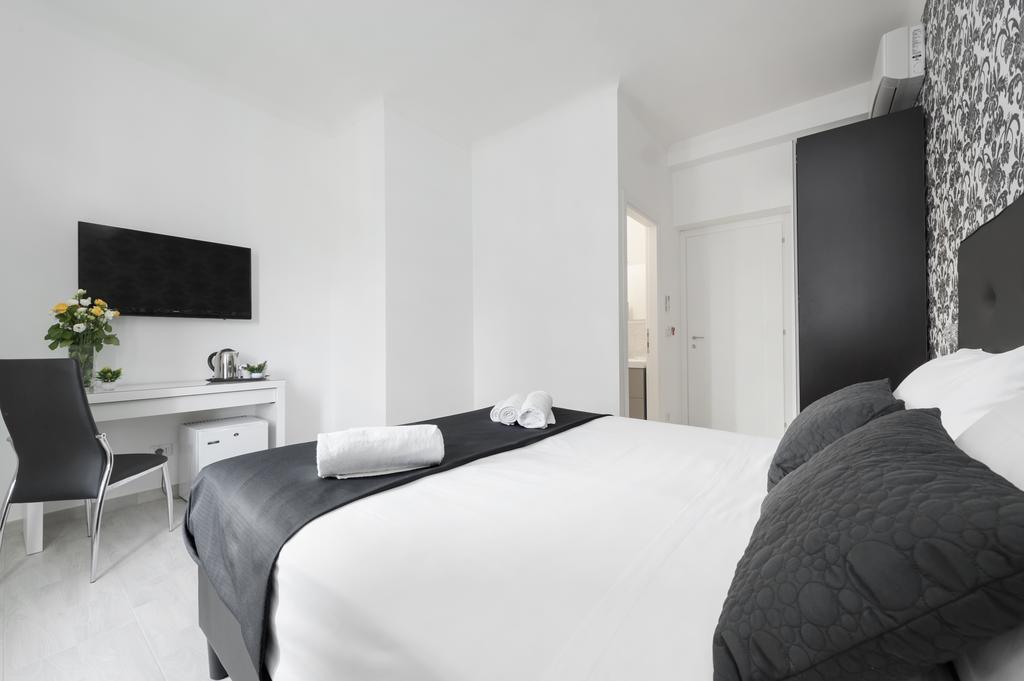 Black Rooms Colosseo โรม ภายนอก รูปภาพ