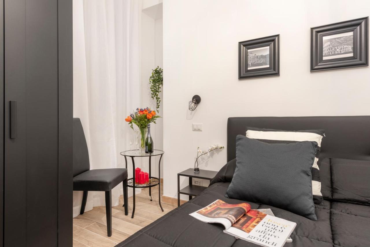 Black Rooms Colosseo โรม ภายนอก รูปภาพ